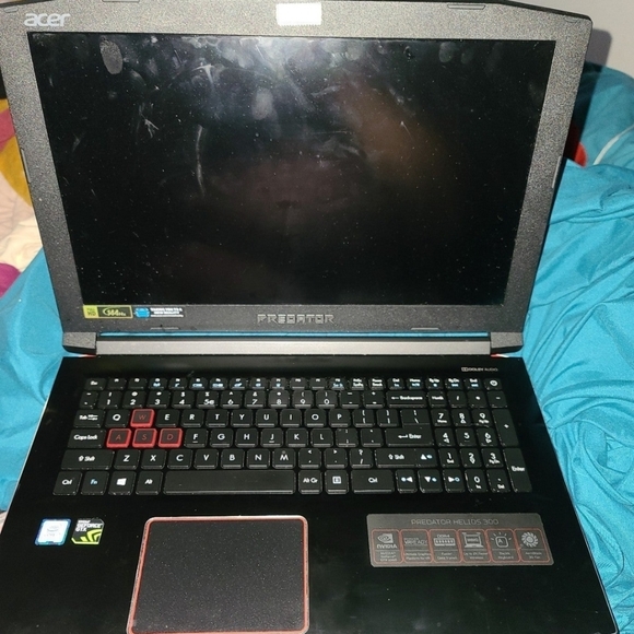 Acer helios 300